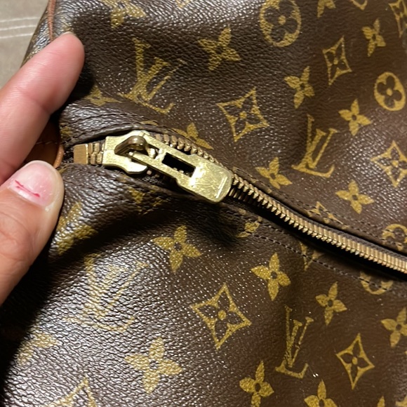 Authentic travel bag❤️🔥🔥 OR TRADE with Chanel bag - Picture 4 of 9